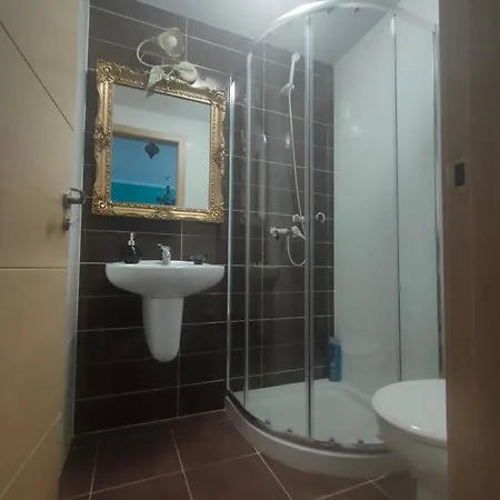 Con Piscina Apartman